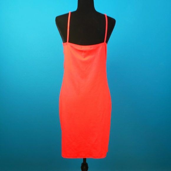 🆕️🌹 LASULA Rich Red Knot Front Mini Dress // (NWT) - Picture 7 of 8